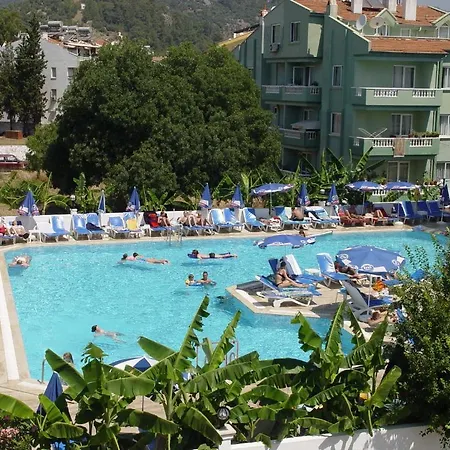Candan Aparthotel 4*