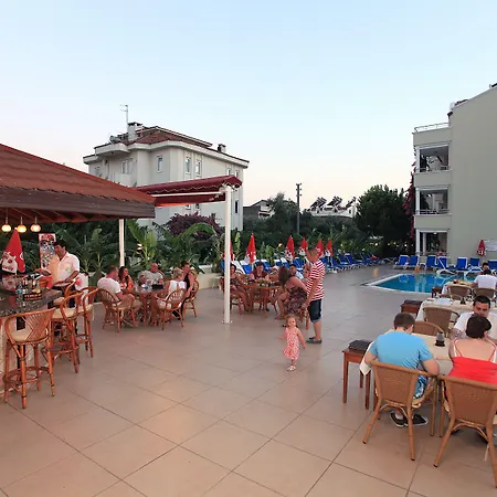 Candan Aparthotel 4*
