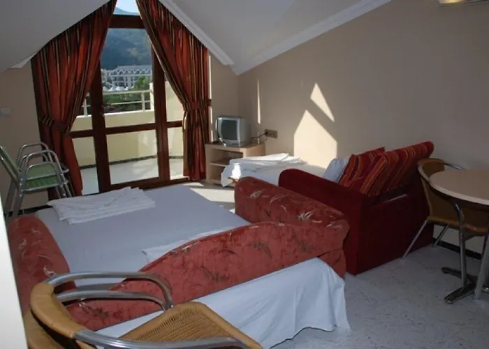 Candan Aparthotel