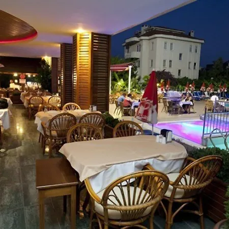 Apart Otel Candan 4*