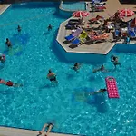 Candan Marmaris
