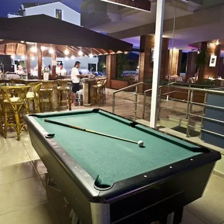 Candan 公寓式酒店 马尔马里斯