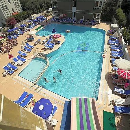 Candan Aparthotel 4*