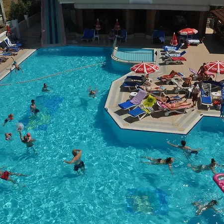 Candan Marmaris