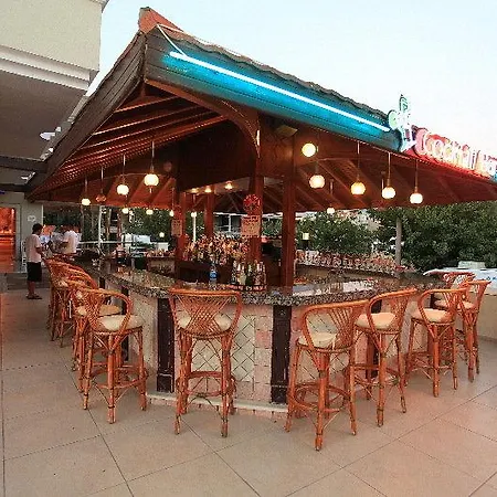 公寓式酒店 Candan 马尔马里斯