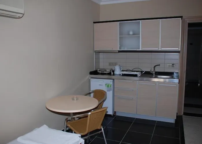 Lejlighedshotel Candan 4*